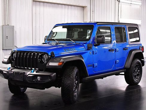 Used 2023 Jeep Wrangler Unlimited image 3