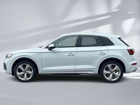 Used 2023 Audi Q5 2.0T Premium Plus w/ Premium Plus Package image 2