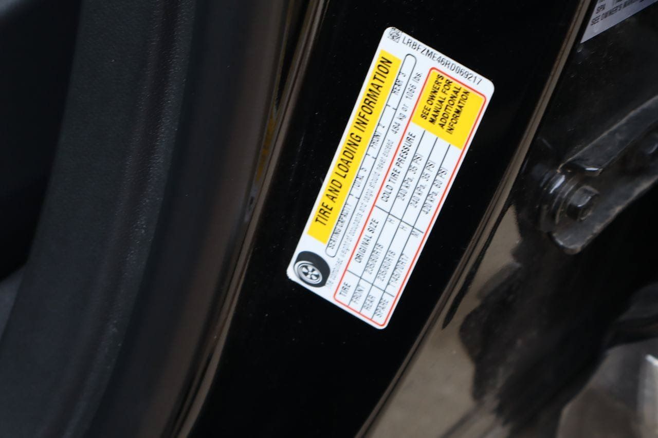 Used 2024 Buick Envision Preferred AWD/4WD image 30