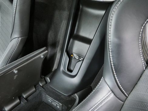 Used 2023 Chevrolet Corvette Stingray Premium Conv w/ Z51 Performance Package image 33