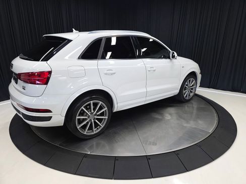 Used 2018 Audi Q3 2.0T Premium Plus w/ Premium Plus Package AWD/4WD image 12