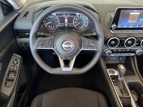 Used 2025 Nissan Sentra SV FWD image 29