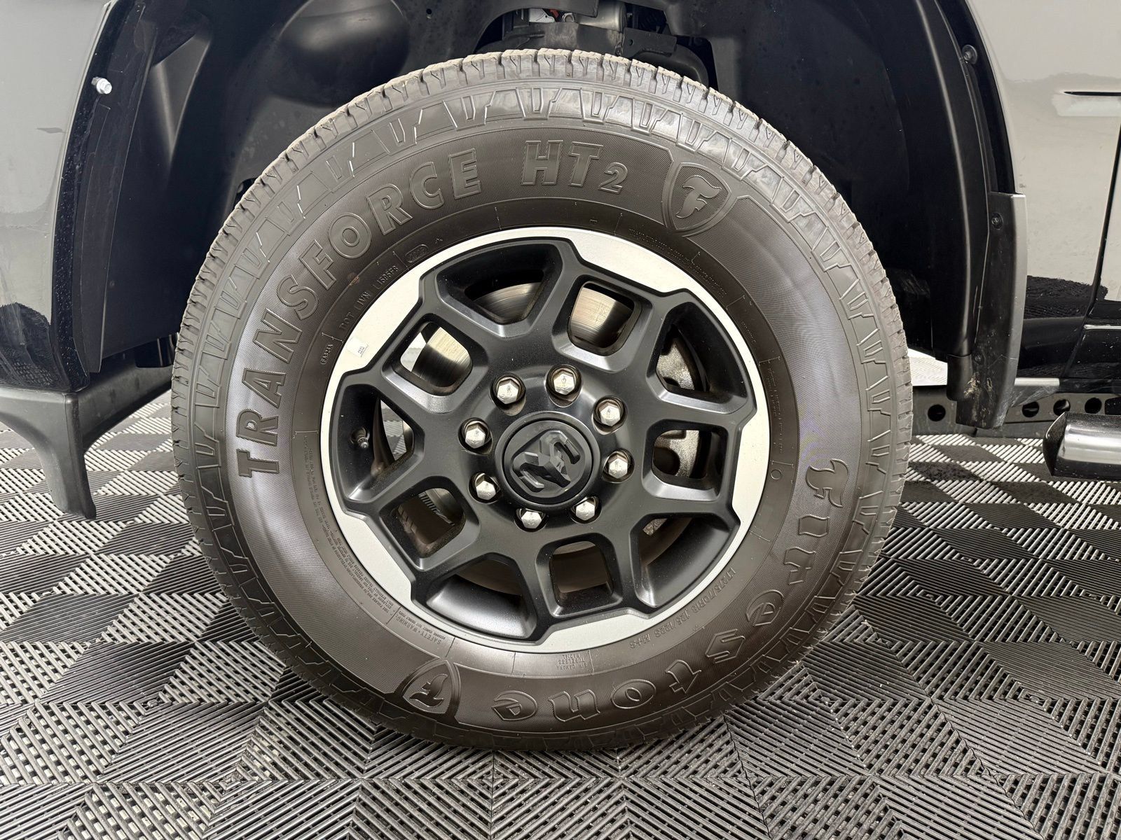 Used 2025 RAM 2500 Laramie AWD/4WD image 12