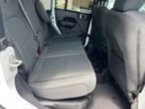 Used 2024 Jeep Wrangler Unlimited AWD/4WD image 17