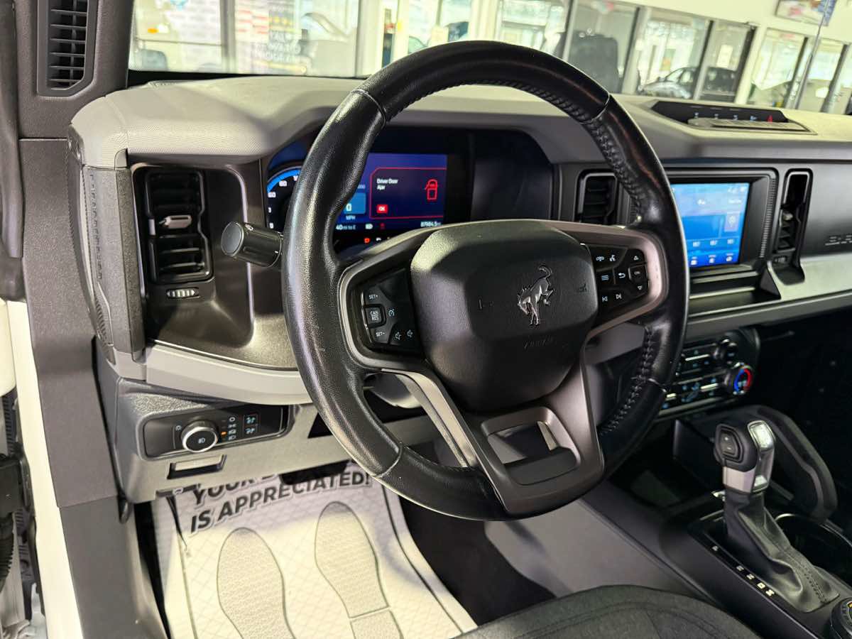 Used 2022 Ford Bronco Big Bend w/ Sasquatch Package AWD/4WD image 34