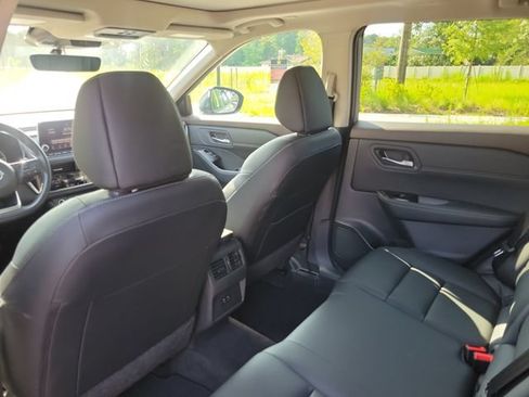 Used 2023 Nissan Rogue SL AWD/4WD image 14