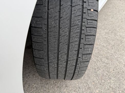 Used 2019 Toyota Camry XSE FWD image 11