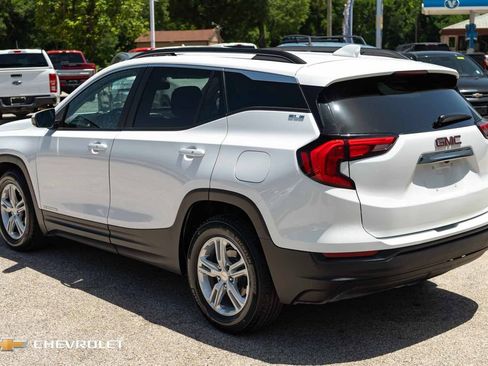 Used 2021 GMC Terrain SLE w/ Driver Convenience Package FWD image 10