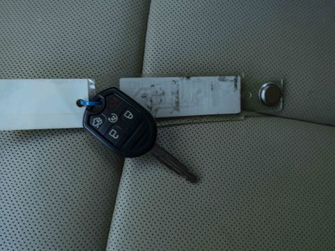 Used 2016 Ford Expedition EL XLT w/ Equipment Group 202A RWD image 43