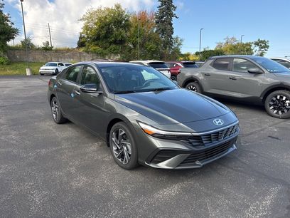 New 2025 Hyundai Elantra SEL
