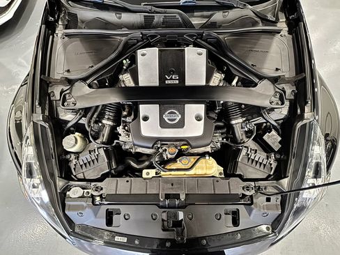 Used 2019 Nissan 370Z Touring RWD image 33
