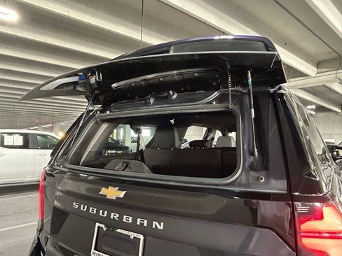 Used 2025 Chevrolet Suburban LT image 47