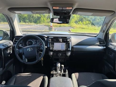 Used 2020 Toyota 4Runner TRD Off-Road AWD/4WD image 18