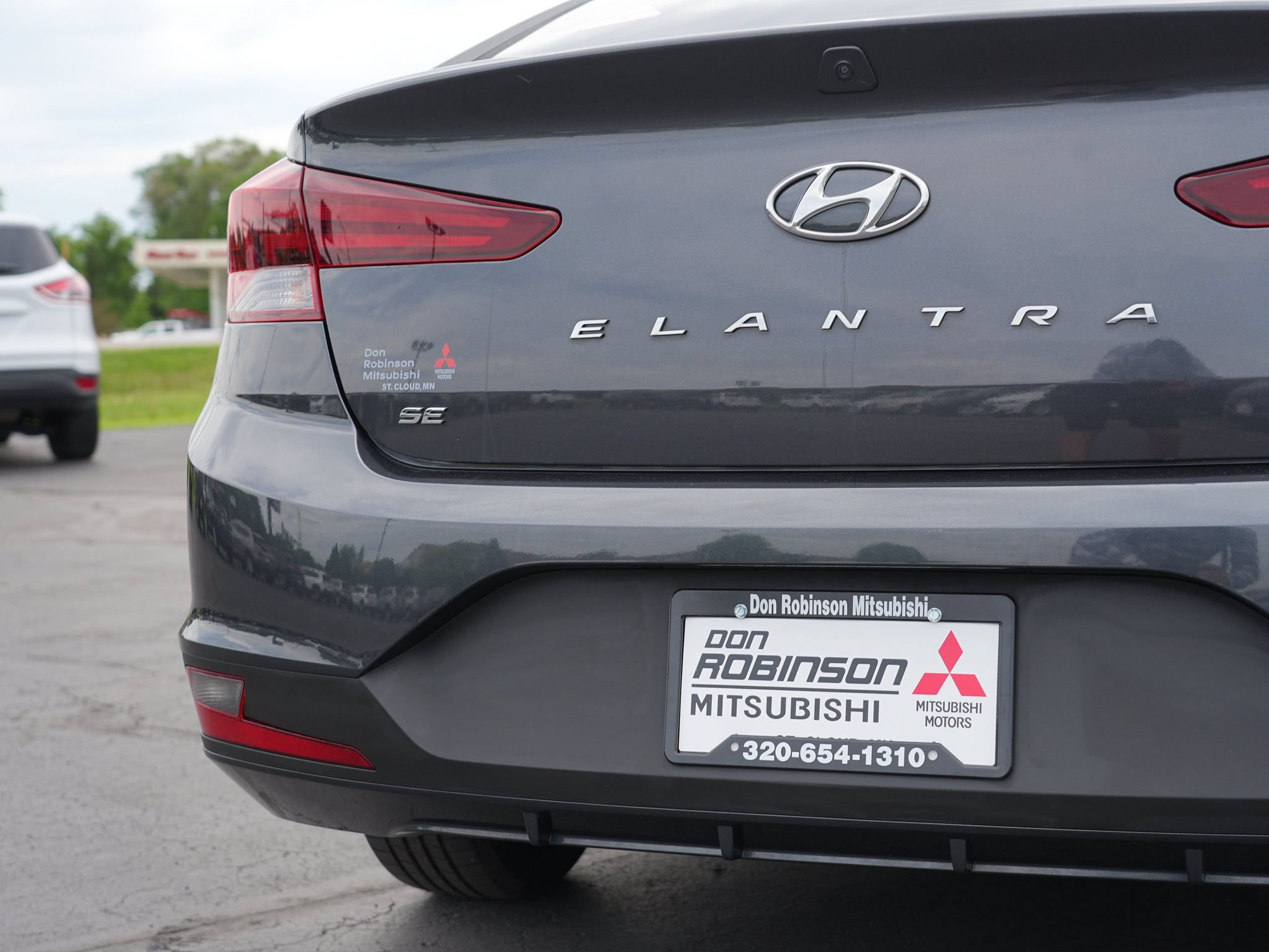 Used 2020 Hyundai Elantra SE FWD image 11