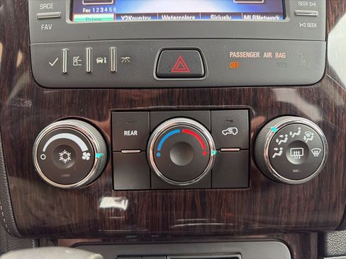 Used 2015 Chevrolet Traverse LT image 21