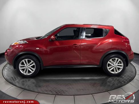 Used 2013 Nissan Juke SV image 2