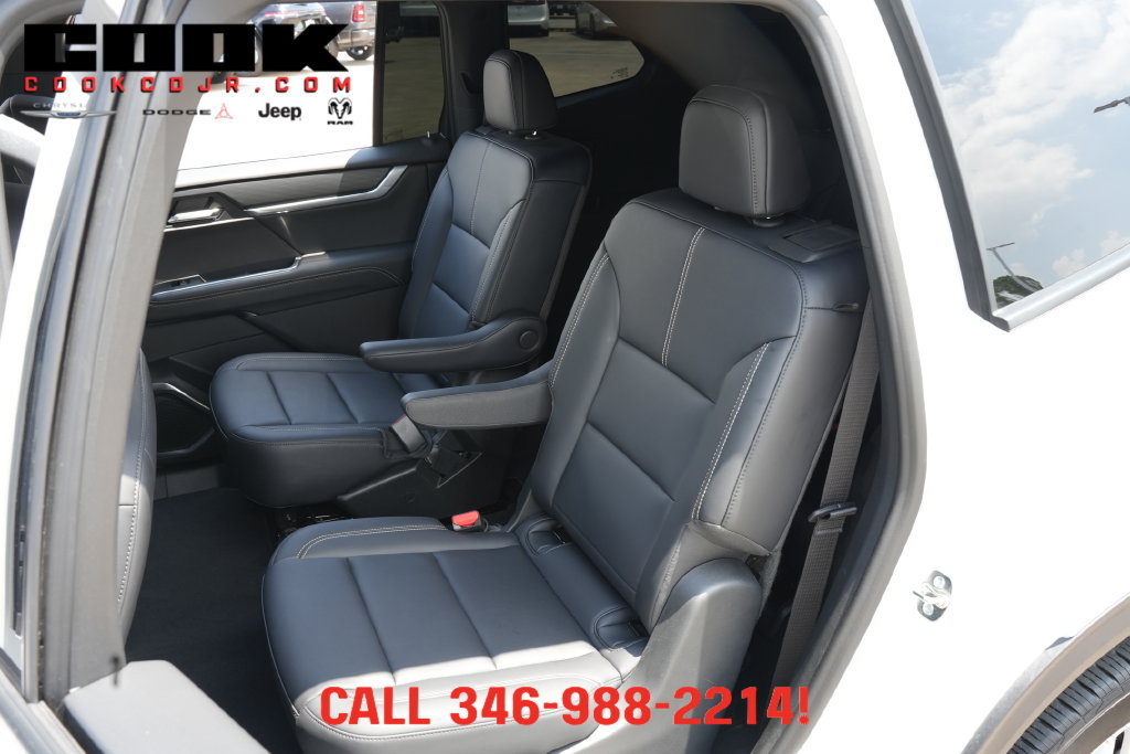 Used 2026 GMC Acadia Elevation w/ Elevation Premium Package FWD image 20