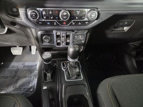 Used 2025 Jeep Wrangler Sahara w/ Safety Group image 20