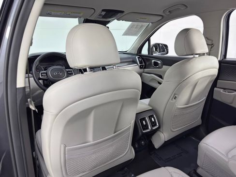 Used 2021 Kia Sorento S image 30