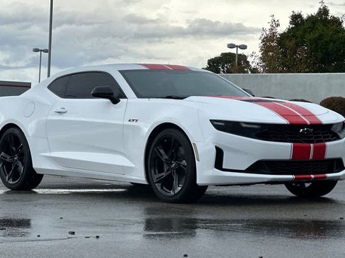 Used 2021 Chevrolet Camaro LT w/ Technology Package RWD image 5