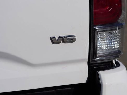 Used 2023 Toyota Tacoma TRD Sport image 11