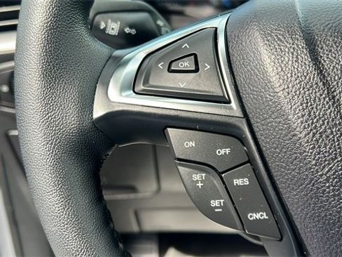 Used 2024 Ford Edge SEL w/ Convenience Package image 17