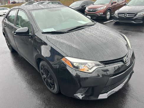 Used 2015 Toyota Corolla LE FWD image 7