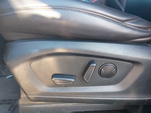Used 2023 Ford Explorer XLT w/ Equipment Group 202A AWD/4WD image 30