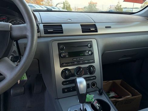 Used 2005 Ford Five Hundred SE image 19