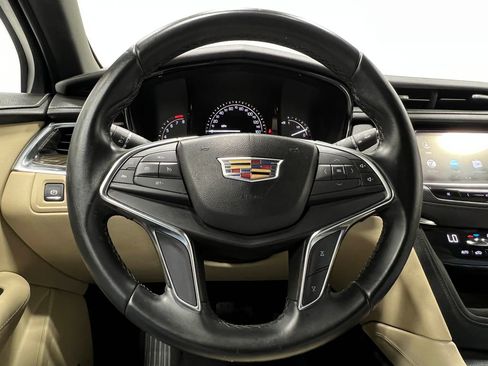 Used 2019 Cadillac XT5 FWD image 21