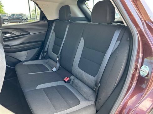 Used 2022 Chevrolet TrailBlazer LT w/ LPO, Blackout Package AWD/4WD image 18