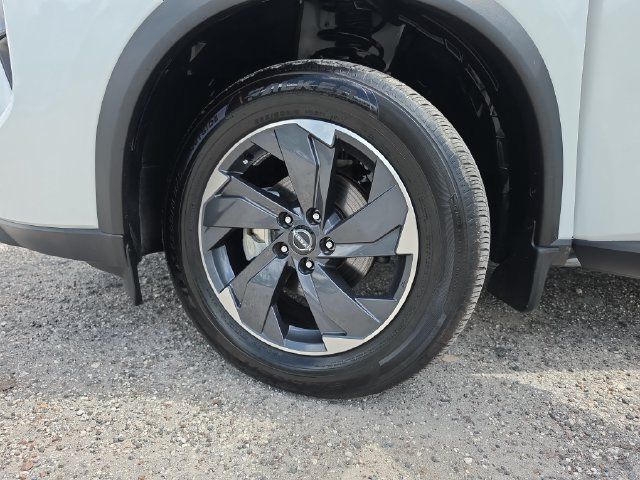 Used 2026 Nissan Rogue SV FWD image 27