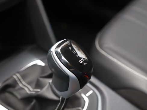 Used 2023 Volkswagen Tiguan SE image 27