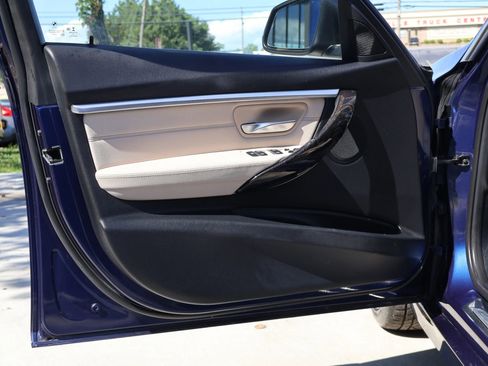 Used 2017 BMW 330i Sedan w/ Premium Package image 16