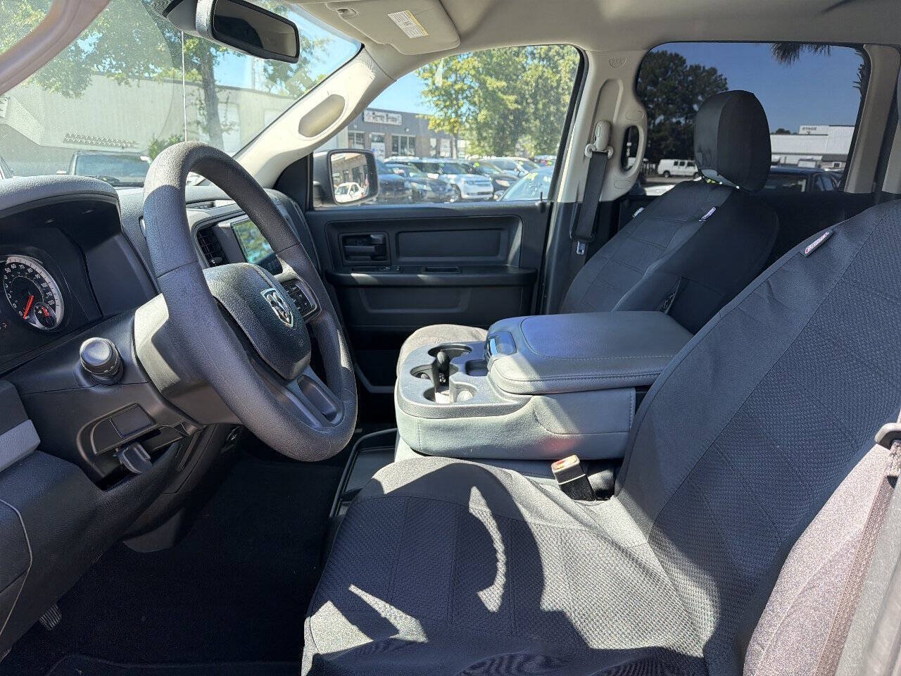 Used 2018 RAM 1500 Express AWD/4WD image 9