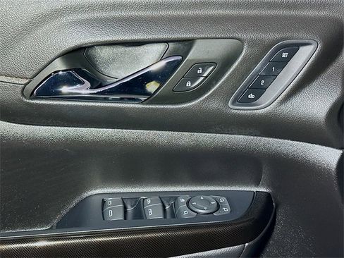 Used 2022 GMC Acadia AT4 w/ Technology Package image 15