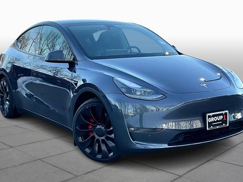 Used 2023 Tesla Model Y Performance image 2