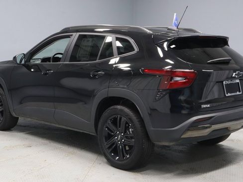 Used 2025 Chevrolet Trax ACTIV w/ Sunroof Package image 8