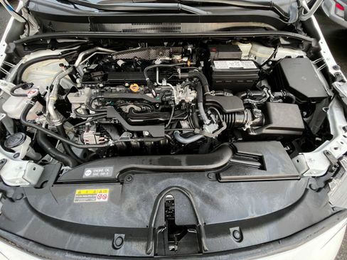 Used 2025 Toyota Corolla LE image 32