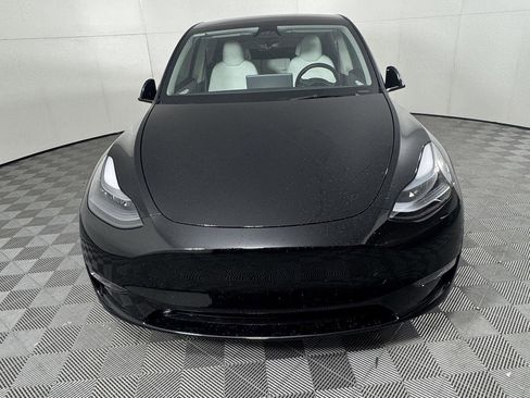 Used 2025 Tesla Model Y Long Range AWD/4WD image 3