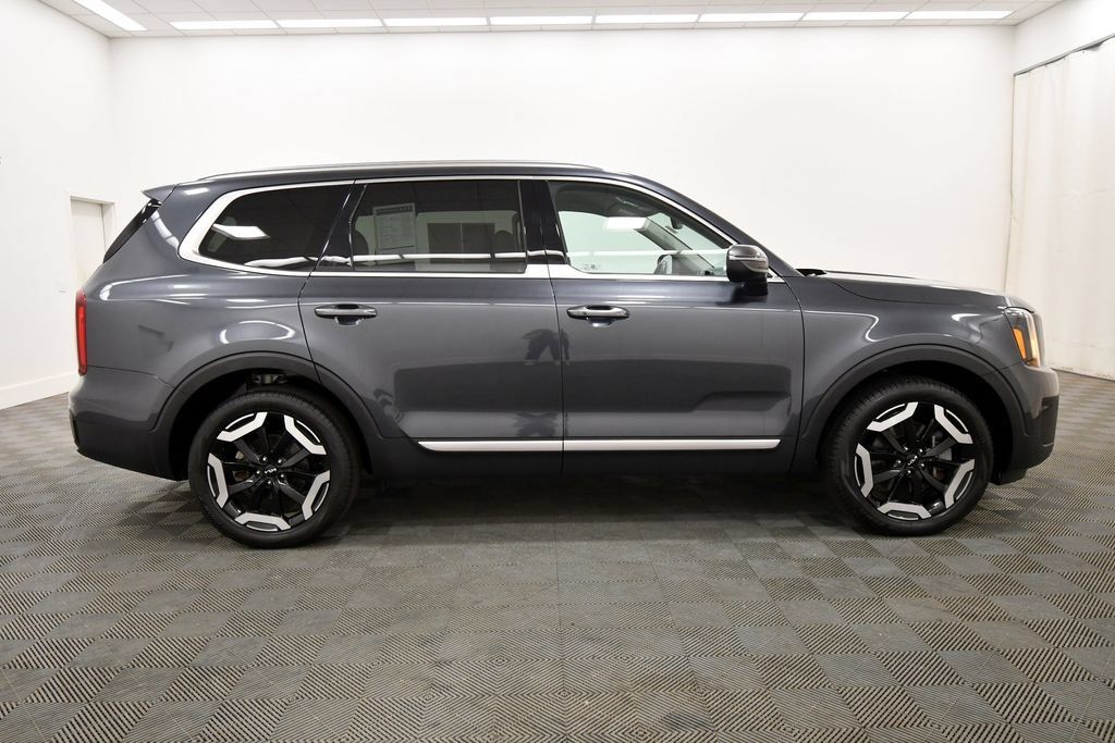 Certified 2024 Kia Telluride S AWD/4WD image 9