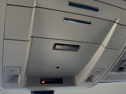 Used 2018 GMC Yukon SLE image 23