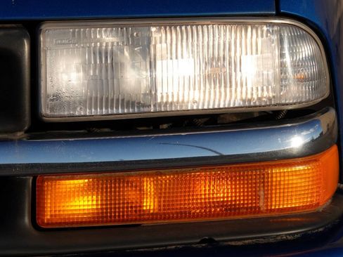 Used 2000 Chevrolet S10 Pickup LS w/ Preferred Equipment Group image 37