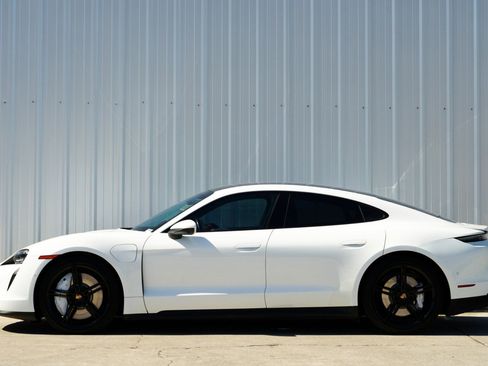 Used 2020 Porsche Taycan 4S w/ Premium Package image 9