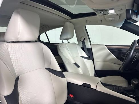 Used 2024 Lexus ES 350 w/ Premium Package FWD image 19
