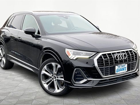 Used 2020 Audi Q3 2.0T Premium Plus w/ Premium Plus Package image 3