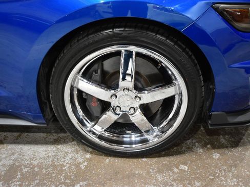 Used 2017 Ford Mustang GT w/ GT Performance Package RWD image 41