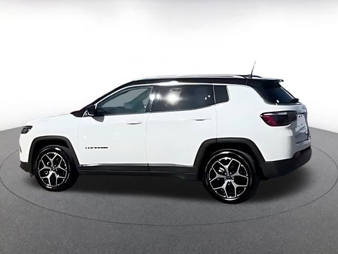 Used 2025 Jeep Compass Limited image 7