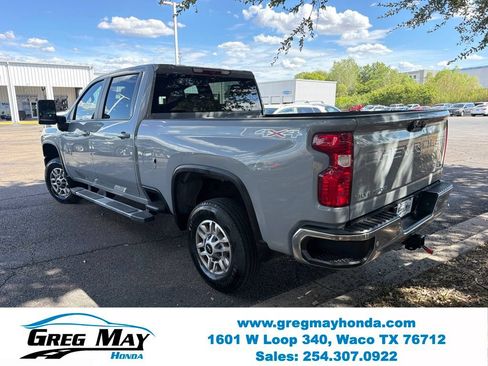 Used 2024 Chevrolet Silverado 2500 LT w/ Texas Edition AWD/4WD image 6