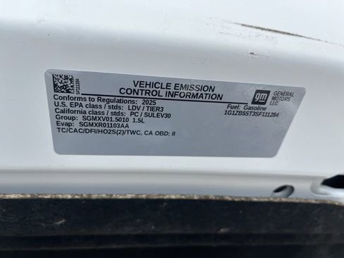 Used 2025 Chevrolet Malibu LS FWD image 26